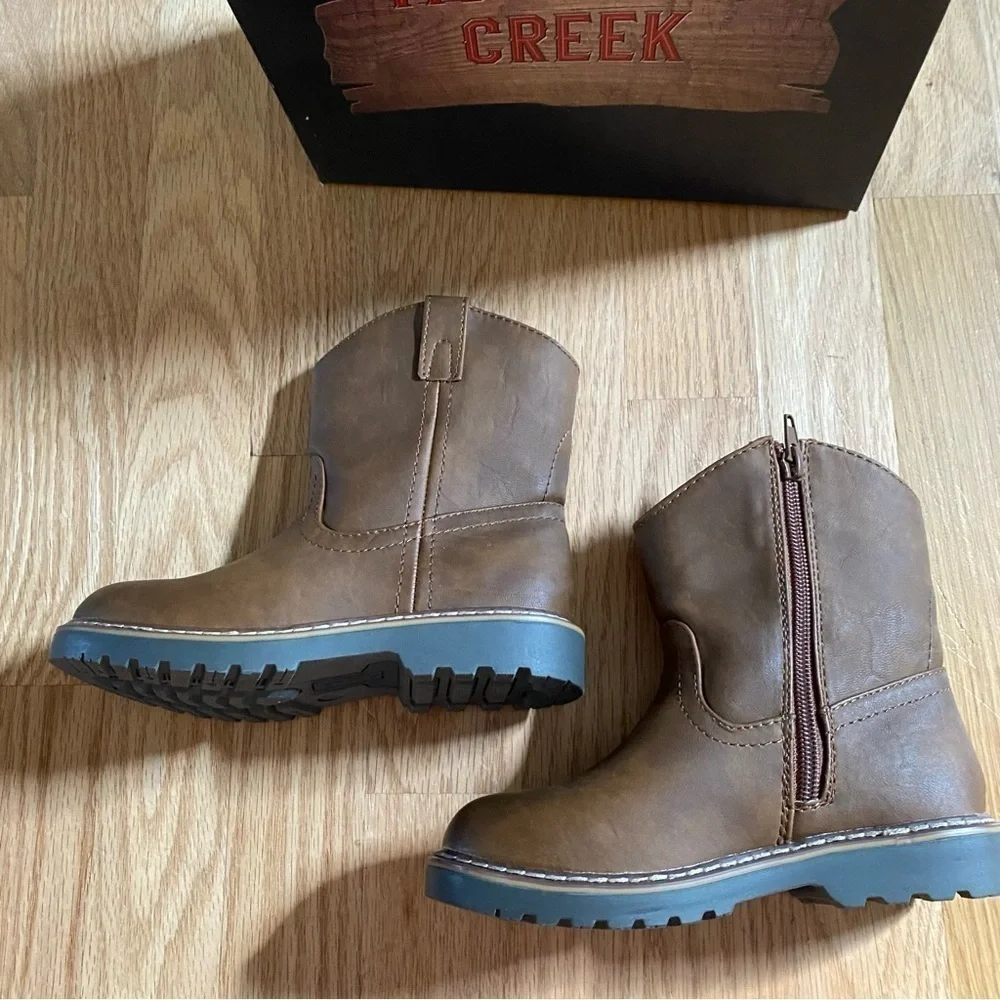 Mountain Creek Brown Faux Leather Boots Boys Sz 11 NIB Brand New Side Zip